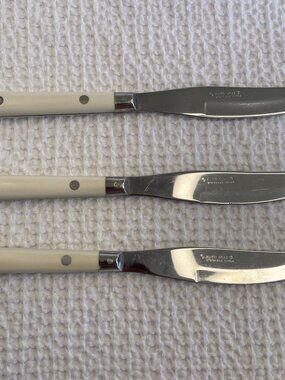 Washington Forge Mardi Gras Cream  riveted handle (3) Dinner Knifes 8-1/2"